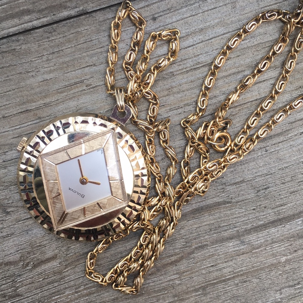 Vintage Watch Pendant- Bulova in pristine condition!! - Picture 5 of 5
